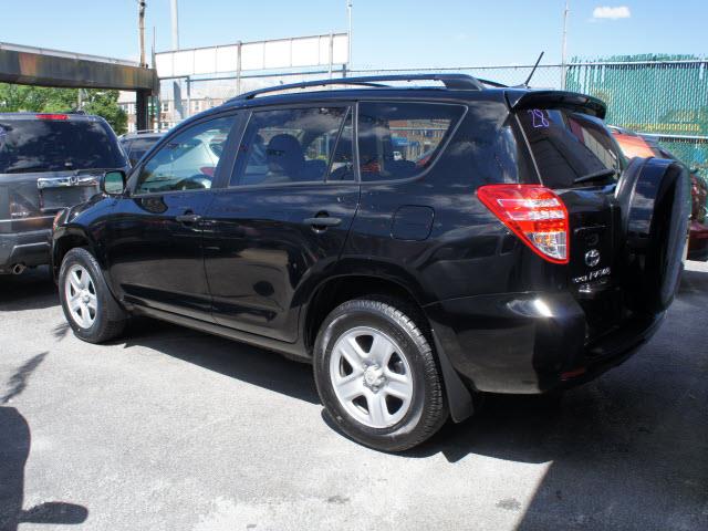 Toyota RAV4 2010 photo 3