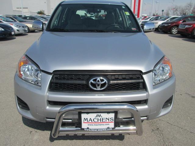 Toyota RAV4 2010 photo 22