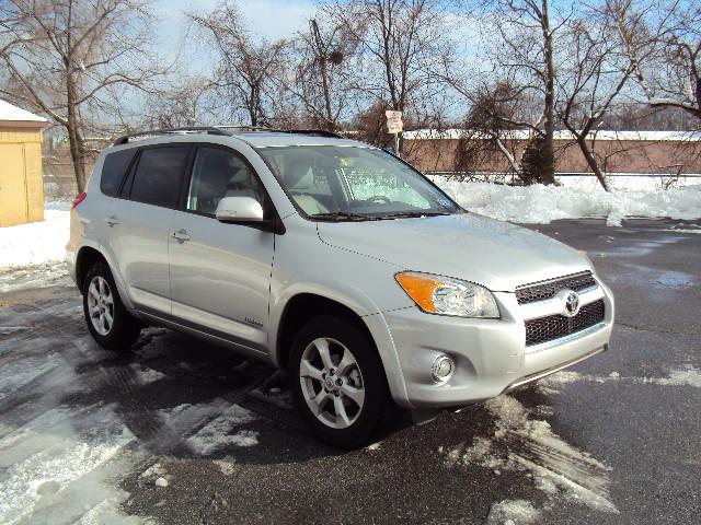 Toyota RAV4 2010 photo 1