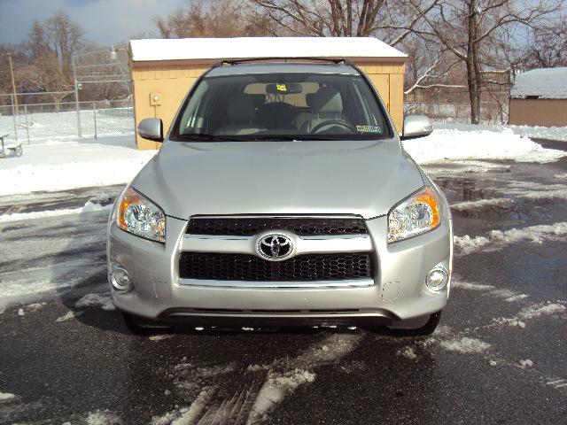 Toyota RAV4 2010 photo 2