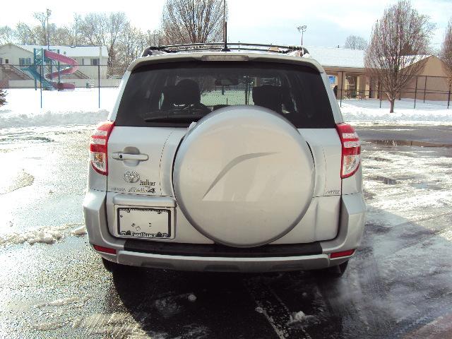 Toyota RAV4 2010 photo 3