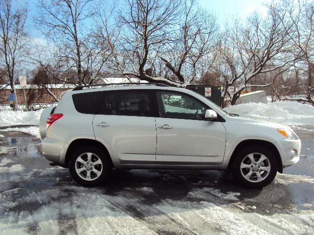 Toyota RAV4 2010 photo 5