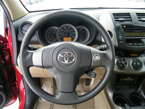 Toyota RAV4 2010 photo 3