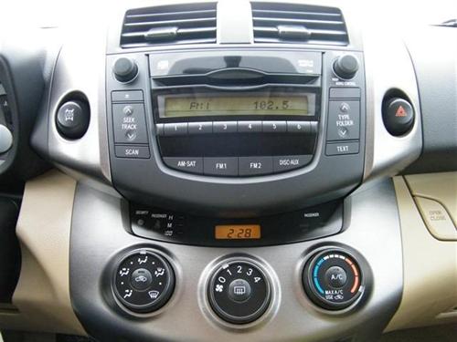 Toyota RAV4 2010 photo 4
