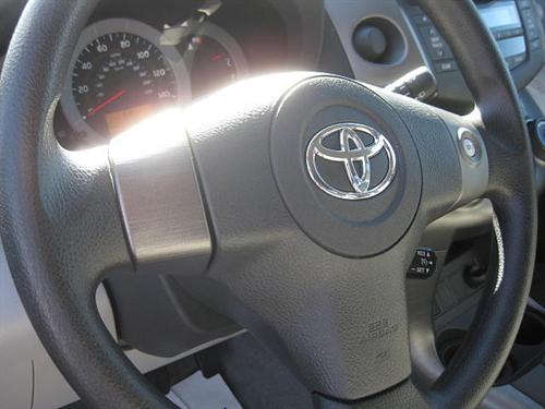 Toyota RAV4 2010 photo 2