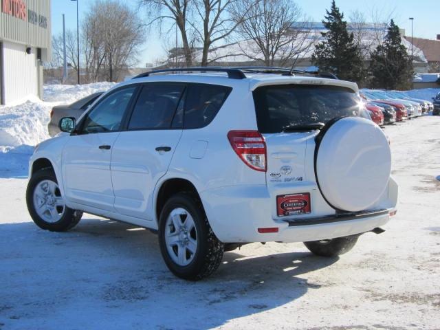 Toyota RAV4 2010 photo 2