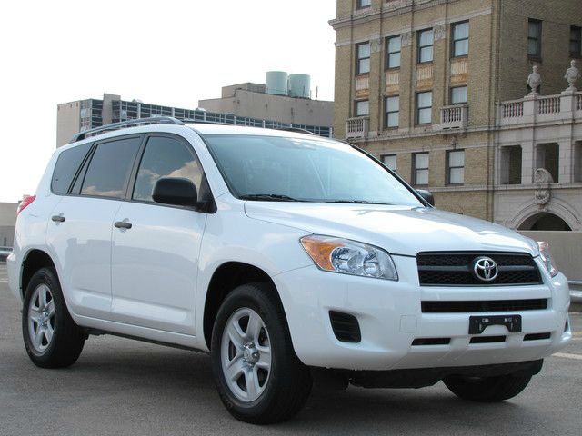 Toyota RAV4 2010 photo 2