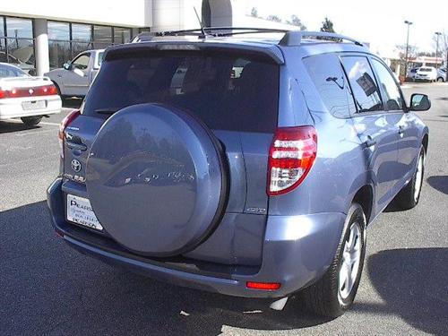 Toyota RAV4 2010 photo 1