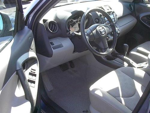 Toyota RAV4 2010 photo 2