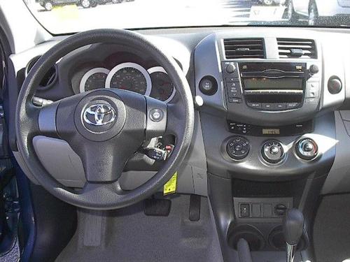 Toyota RAV4 2010 photo 3