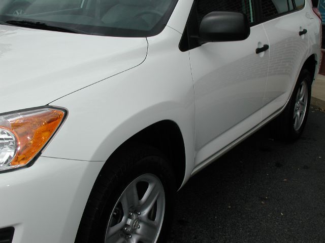 Toyota RAV4 2010 photo 3