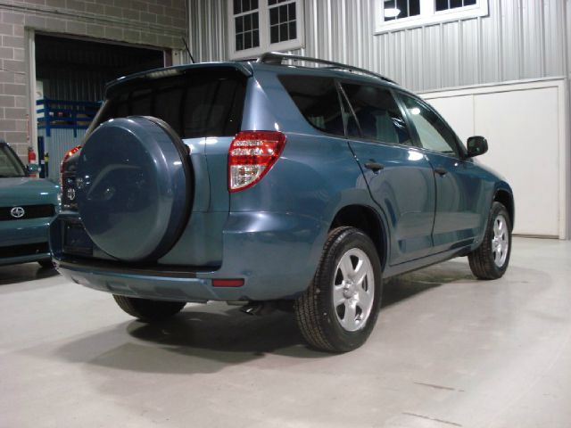 Toyota RAV4 2010 photo 4