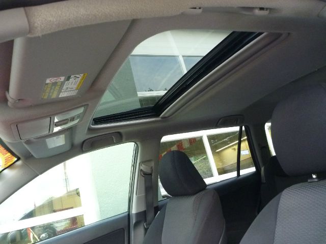 Toyota RAV4 SE V-6 SUV