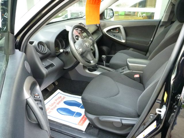 Toyota RAV4 2010 photo 3