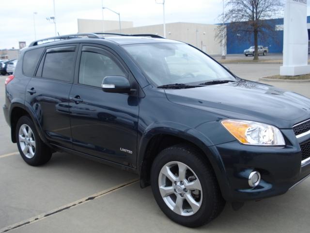 Toyota RAV4 SLT 25 Sport Utility