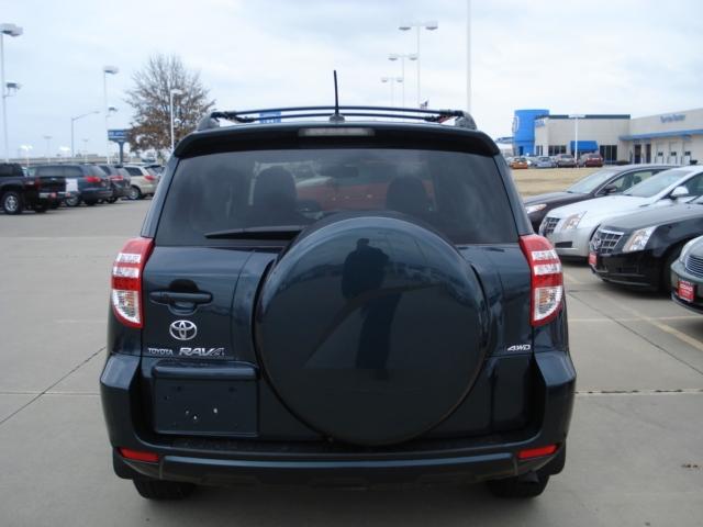 Toyota RAV4 2010 photo 1