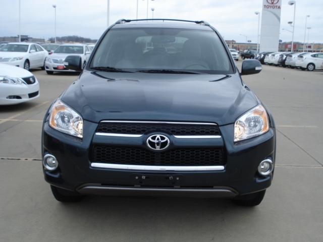 Toyota RAV4 2010 photo 3