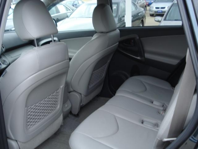 Toyota RAV4 2010 photo 4