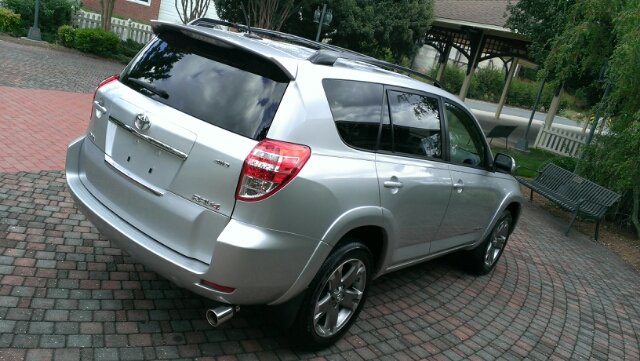 Toyota RAV4 GSX SUV