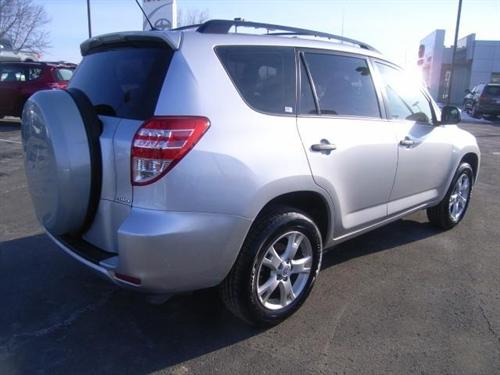 Toyota RAV4 2010 photo 2