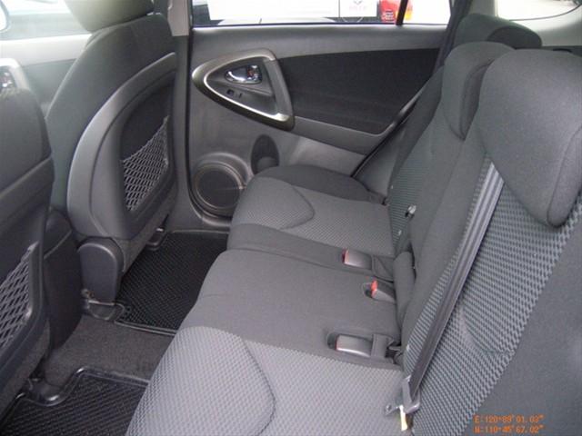 Toyota RAV4 2010 photo 1