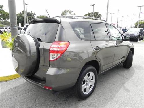 Toyota RAV4 2010 photo 3