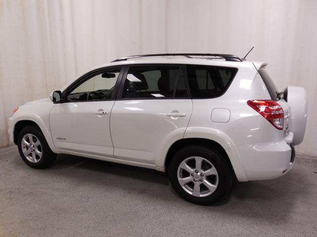 Toyota RAV4 2010 photo 1