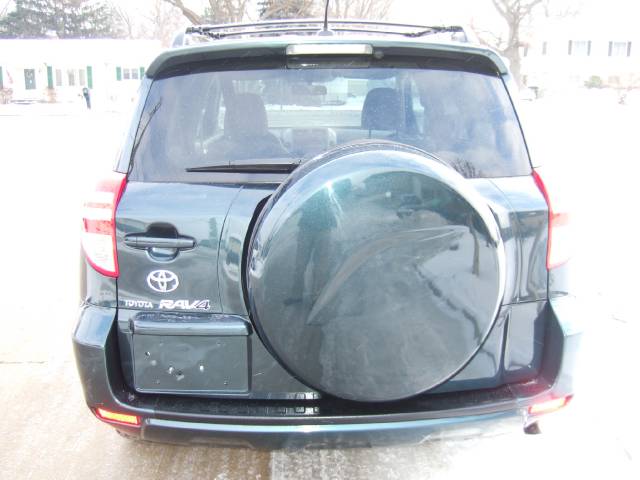 Toyota RAV4 2010 photo 3