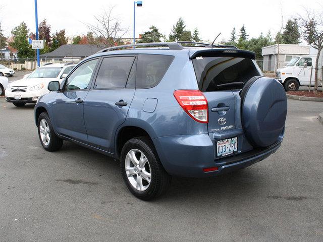 Toyota RAV4 2010 photo 2