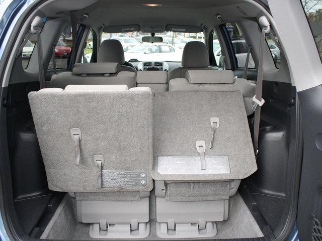 Toyota RAV4 2010 photo 3
