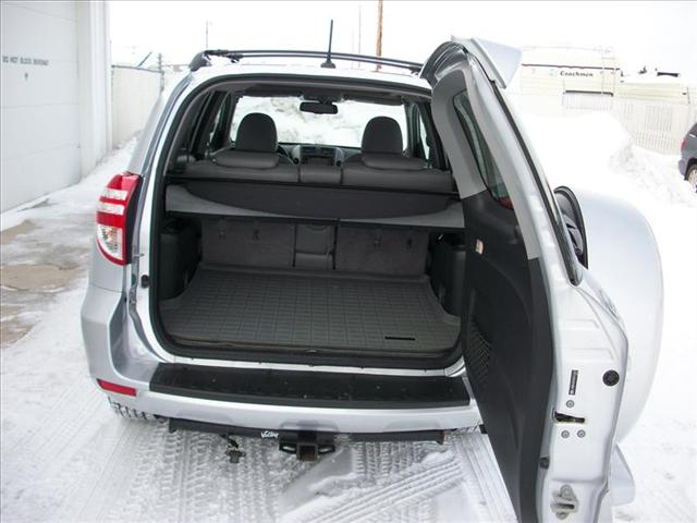 Toyota RAV4 2010 photo 3