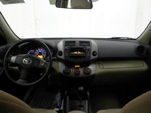 Toyota RAV4 2010 photo 4