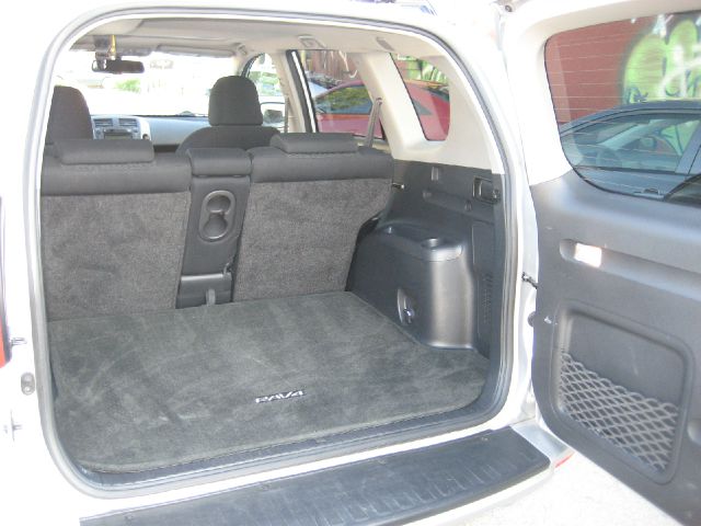 Toyota RAV4 2010 photo 1