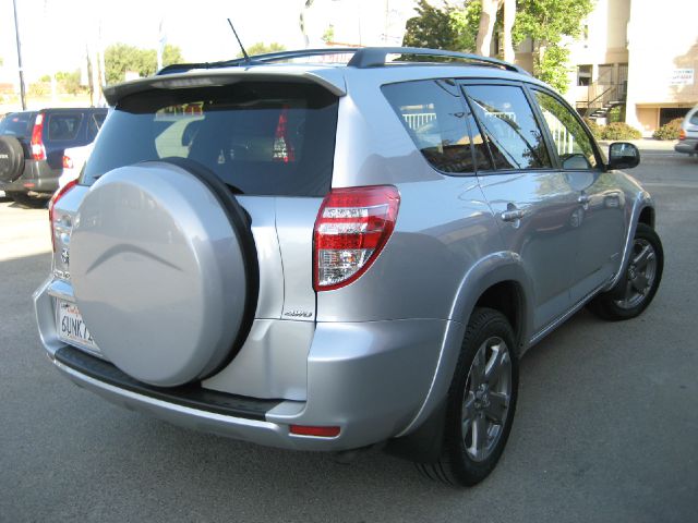Toyota RAV4 2010 photo 5