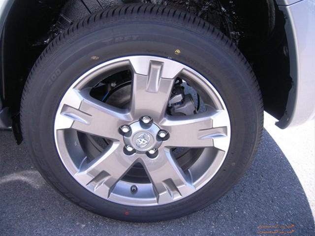 Toyota RAV4 2010 photo 1