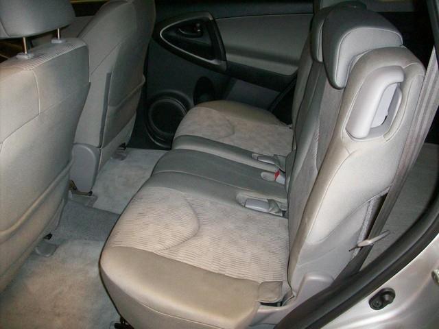 Toyota RAV4 2010 photo 1