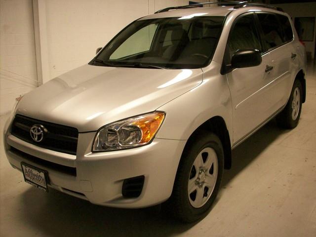 Toyota RAV4 2010 photo 2