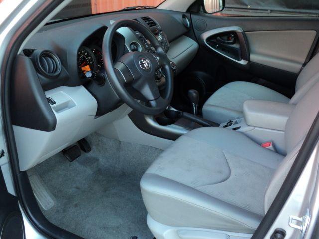 Toyota RAV4 2010 photo 3