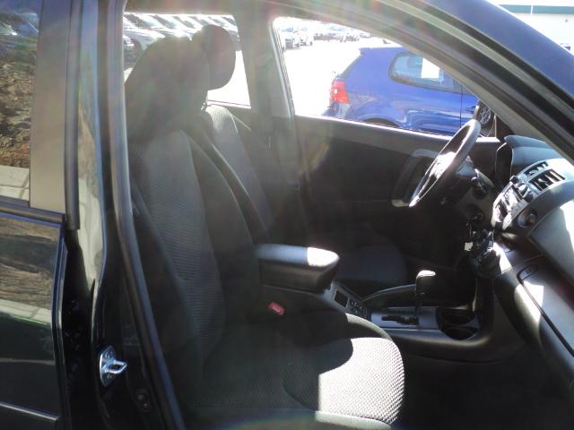 Toyota RAV4 2010 photo 3
