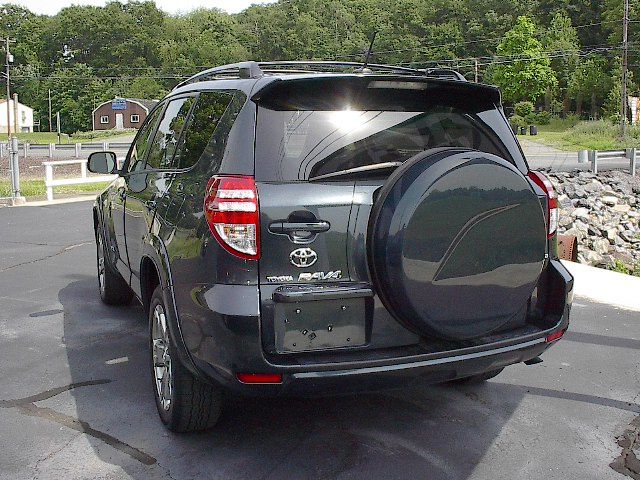 Toyota RAV4 2010 photo 4