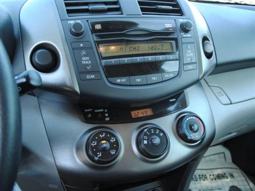 Toyota RAV4 2010 photo 4