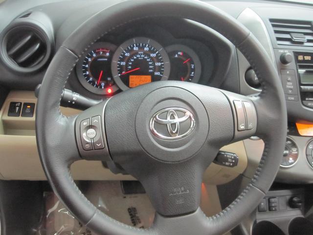 Toyota RAV4 2010 photo 11