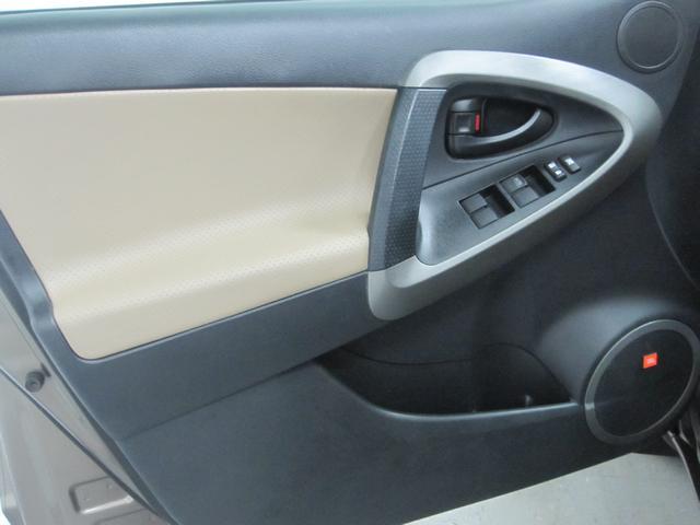 Toyota RAV4 2010 photo 2