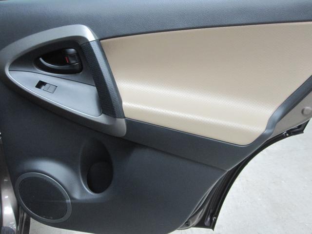 Toyota RAV4 2010 photo 4