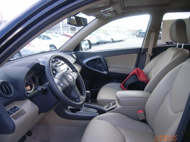 Toyota RAV4 Ext. Cab 6.5-ft. Bed 4WD Sport Utility