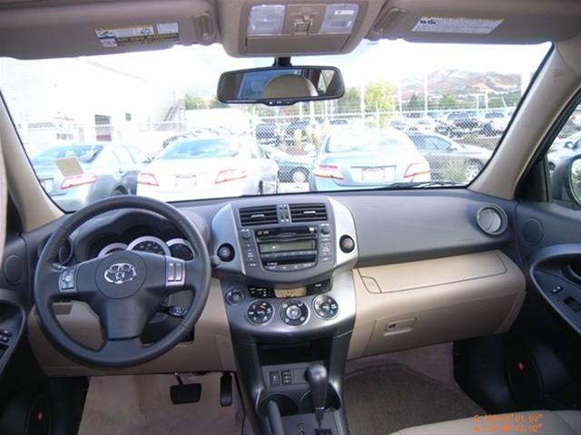 Toyota RAV4 2010 photo 4