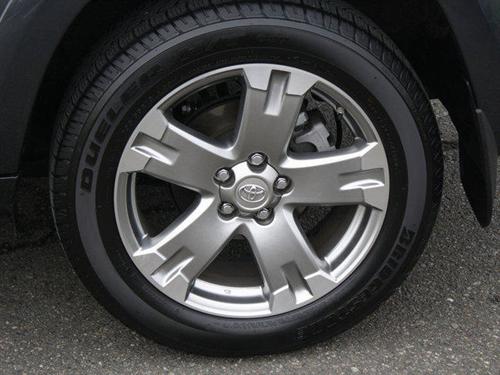 Toyota RAV4 2010 photo 2