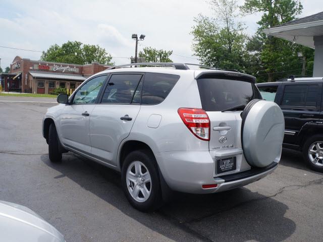 Toyota RAV4 2010 photo 4