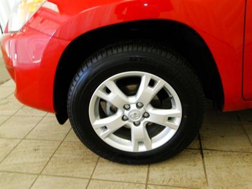 Toyota RAV4 2010 photo 4