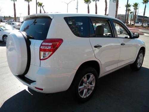 Toyota RAV4 2010 photo 2